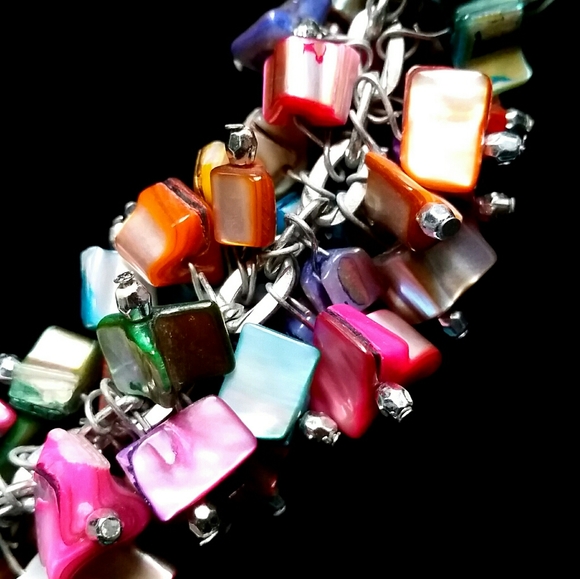 Multi Color Dyed Shell Necklace - Picture 2 of 3